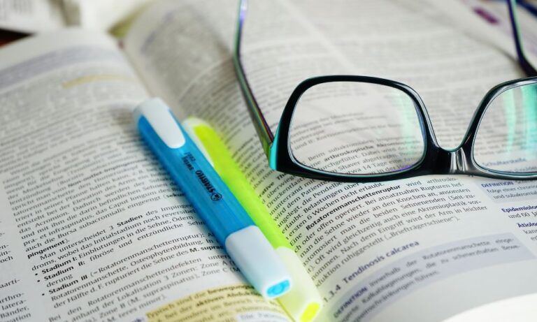 can-reading-glasses-cause-headaches-trust-reading